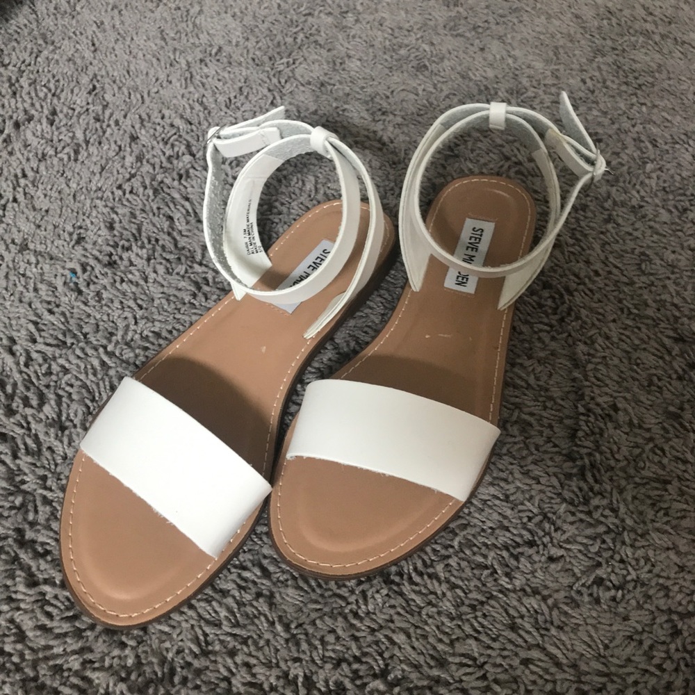 Steve Madden white sandals